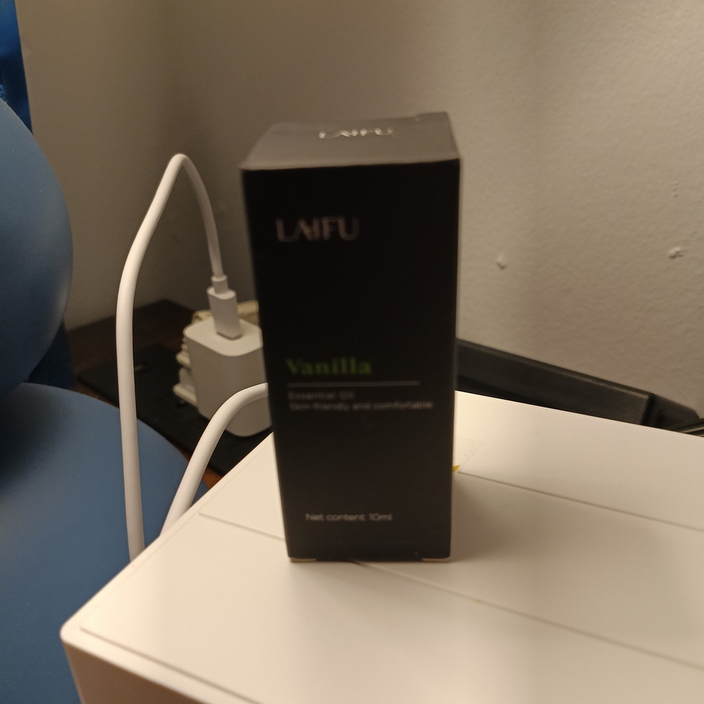 Vanilla Essential Oil - Black